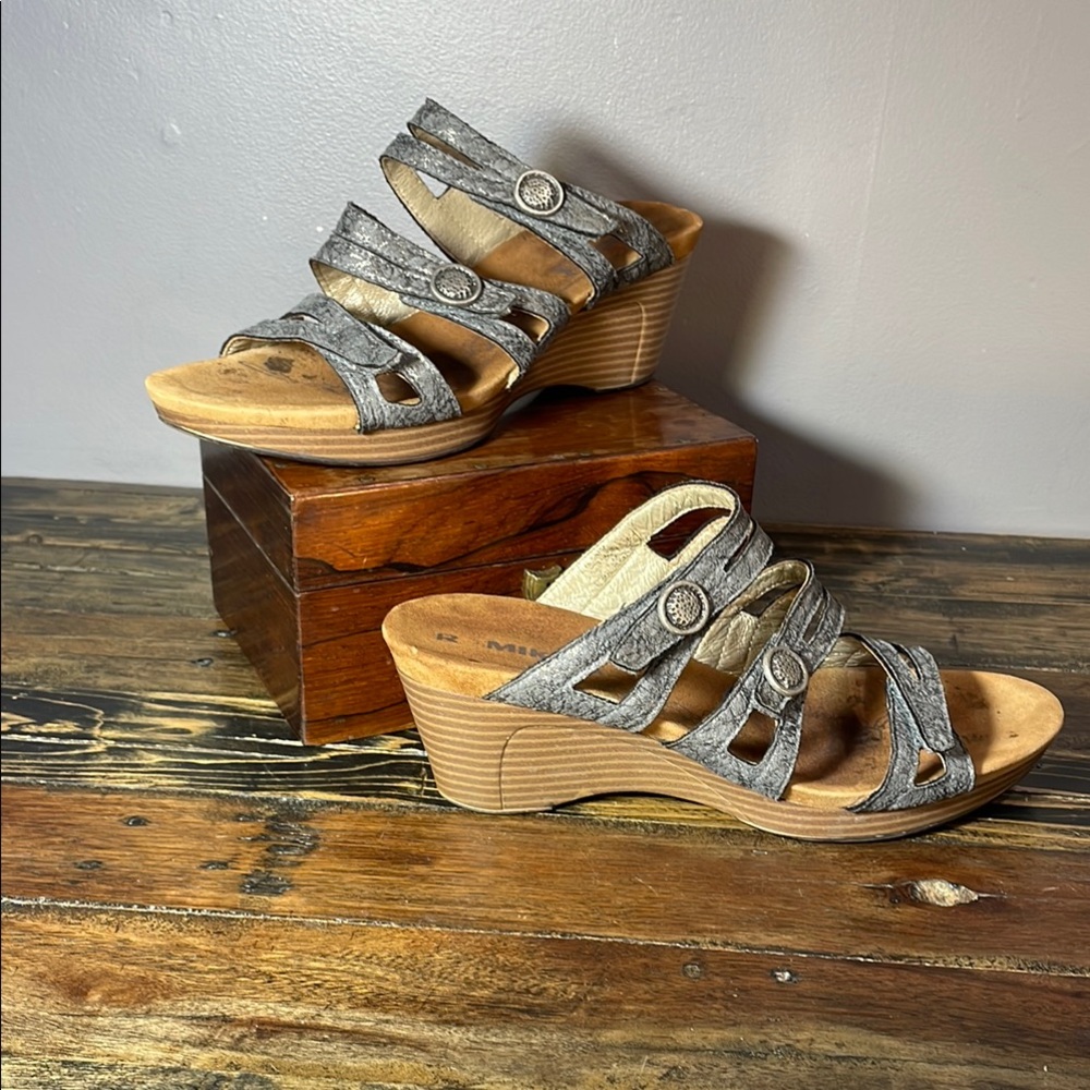 Romika heeled sandals size 41 - 3 adjustable straps comfortable made in Vietnam